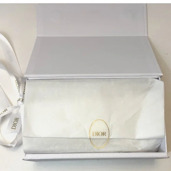 CHRISTIAN DIOR Empty Gift Box 8.4”x 4.8”x 2.8” Tissue & Ribbon Magnetic Closure - Picture 4 of 5